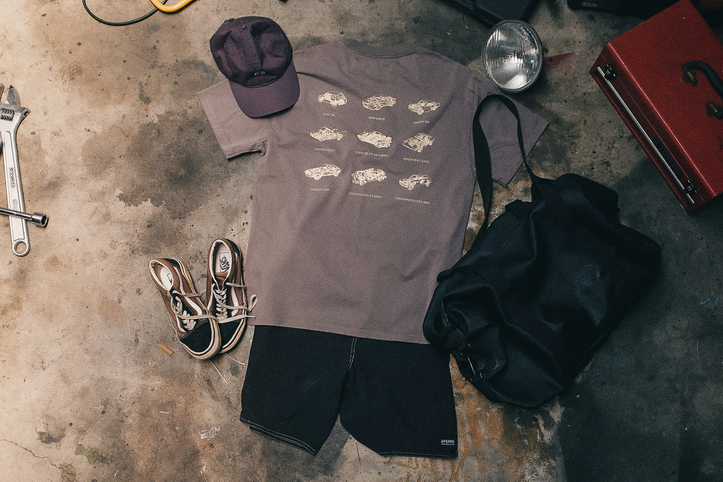 Owner's Manual Heavy Tee | Primer Grey & Filler Beige